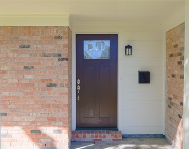 8006 Richmond Avenue - Photo Thumbnail 4