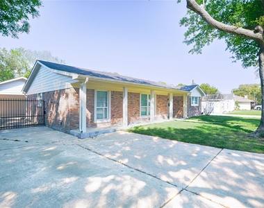8006 Richmond Avenue - Photo Thumbnail 3