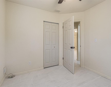 14918 Pinecrest Road - Photo Thumbnail 16