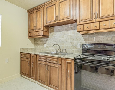 14918 Pinecrest Road - Photo Thumbnail 2