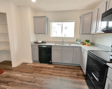 21155 Gosling Road Road - Photo Thumbnail 8