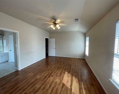 12606 Egret Hill Court - Photo Thumbnail 9