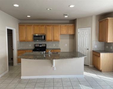 12606 Egret Hill Court - Photo Thumbnail 5