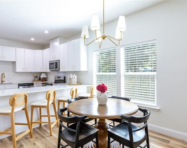 991 Nw 3rd Street - Photo Thumbnail 6