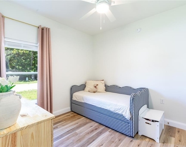 991 Nw 3rd Street - Photo Thumbnail 14