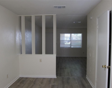 37 Ne 21st Terrace - Photo Thumbnail 4