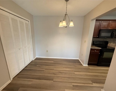 3705 Sw 27th Street - Photo Thumbnail 7