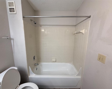 3705 Sw 27th Street - Photo Thumbnail 14