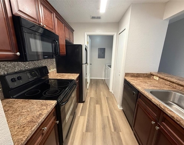 3705 Sw 27th Street - Photo Thumbnail 6