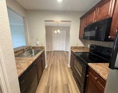 3705 Sw 27th Street - Photo Thumbnail 5