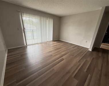 3705 Sw 27th Street - Photo Thumbnail 1