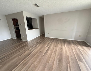 3705 Sw 27th Street - Photo Thumbnail 3