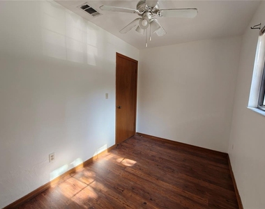 830 Sw 56th Terrace - Photo Thumbnail 11