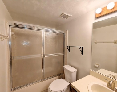 830 Sw 56th Terrace - Photo Thumbnail 18