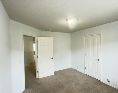 13600 Breton Ridge Street - Photo Thumbnail 24