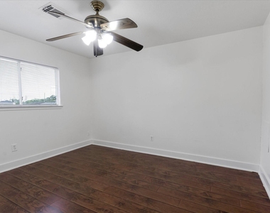 3818 W Traditions Boulevard - Photo Thumbnail 12