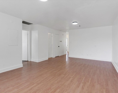 3818 W Traditions Boulevard - Photo Thumbnail 11