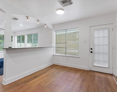 3818 W Traditions Boulevard - Photo Thumbnail 8