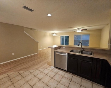 622 Old Pine Ct - Photo Thumbnail 4