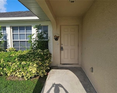 3740 Sw Santa Barbara Place - Photo Thumbnail 1
