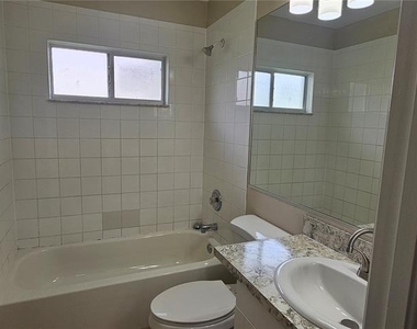 3740 Sw Santa Barbara Place - Photo Thumbnail 18
