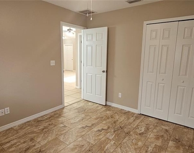 3740 Sw Santa Barbara Place - Photo Thumbnail 17