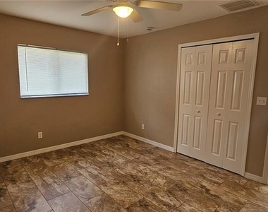 3740 Sw Santa Barbara Place - Photo Thumbnail 15
