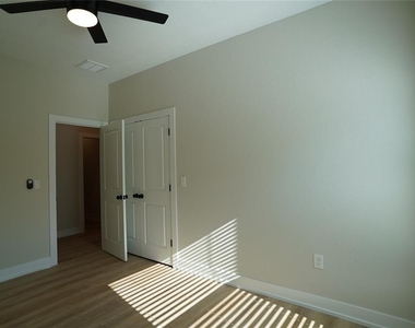 12032 Tetzel Avenue - Photo Thumbnail 12