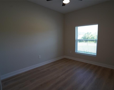 12032 Tetzel Avenue - Photo Thumbnail 8