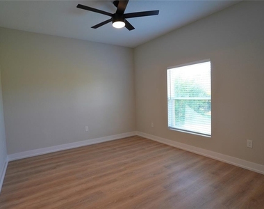 12032 Tetzel Avenue - Photo Thumbnail 13