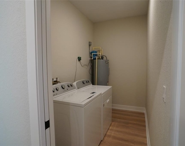 12032 Tetzel Avenue - Photo Thumbnail 20