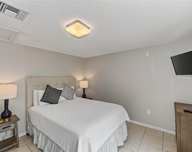 2475 Alameda Avenue - Photo Thumbnail 14