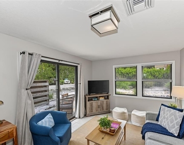 2475 Alameda Avenue - Photo Thumbnail 9