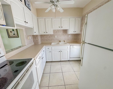 771 John Ringling Boulevard - Photo Thumbnail 3