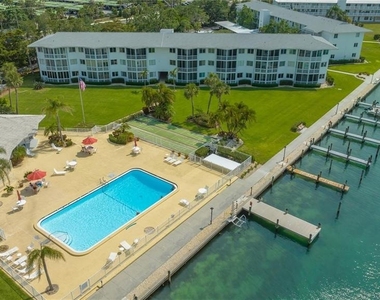 771 John Ringling Boulevard - Photo Thumbnail 10