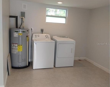 2155 Temple Street - Photo Thumbnail 2