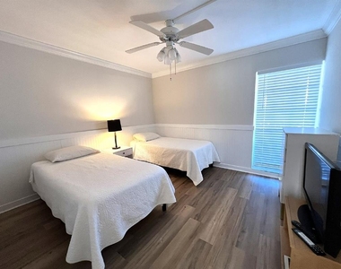 5205 Wedgewood Ln - Photo Thumbnail 12
