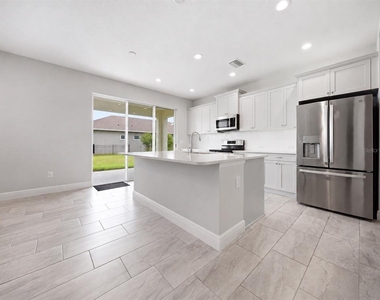 11118 Sand Pine Lane - Photo Thumbnail 18