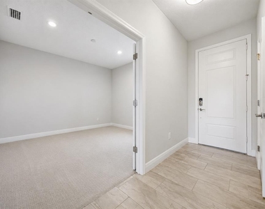 11118 Sand Pine Lane - Photo Thumbnail 10