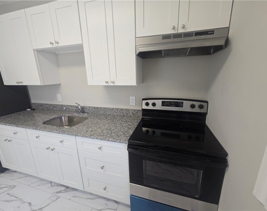 315 N 10th Street - Photo Thumbnail 4