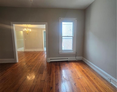 315 N 10th Street - Photo Thumbnail 2