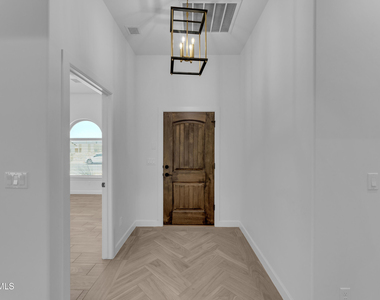 781 Cedarwood Avenue - Photo Thumbnail 5