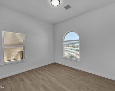 781 Cedarwood Avenue - Photo Thumbnail 6