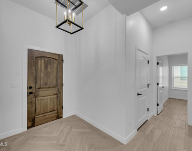 781 Cedarwood Avenue - Photo Thumbnail 4