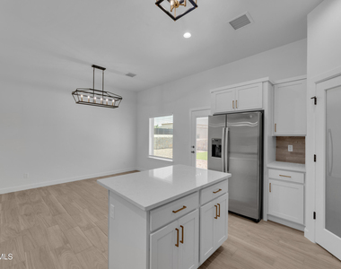 781 Cedarwood Avenue - Photo Thumbnail 21