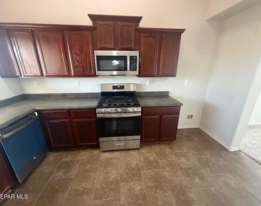 12008 Copper Hill Place - Photo Thumbnail 7