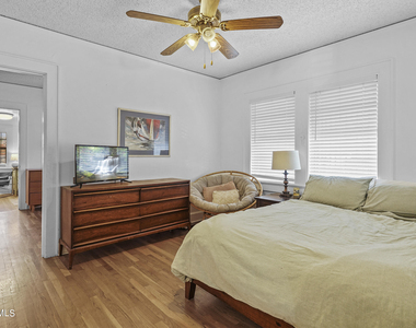 4017 Oxford Avenue - Photo Thumbnail 9