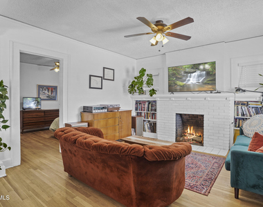 4017 Oxford Avenue - Photo Thumbnail 4