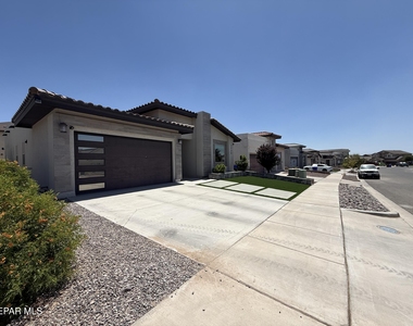 1732 Eased Street - Photo Thumbnail 3