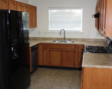 13978 Vaquero Rock Drive - Photo Thumbnail 9